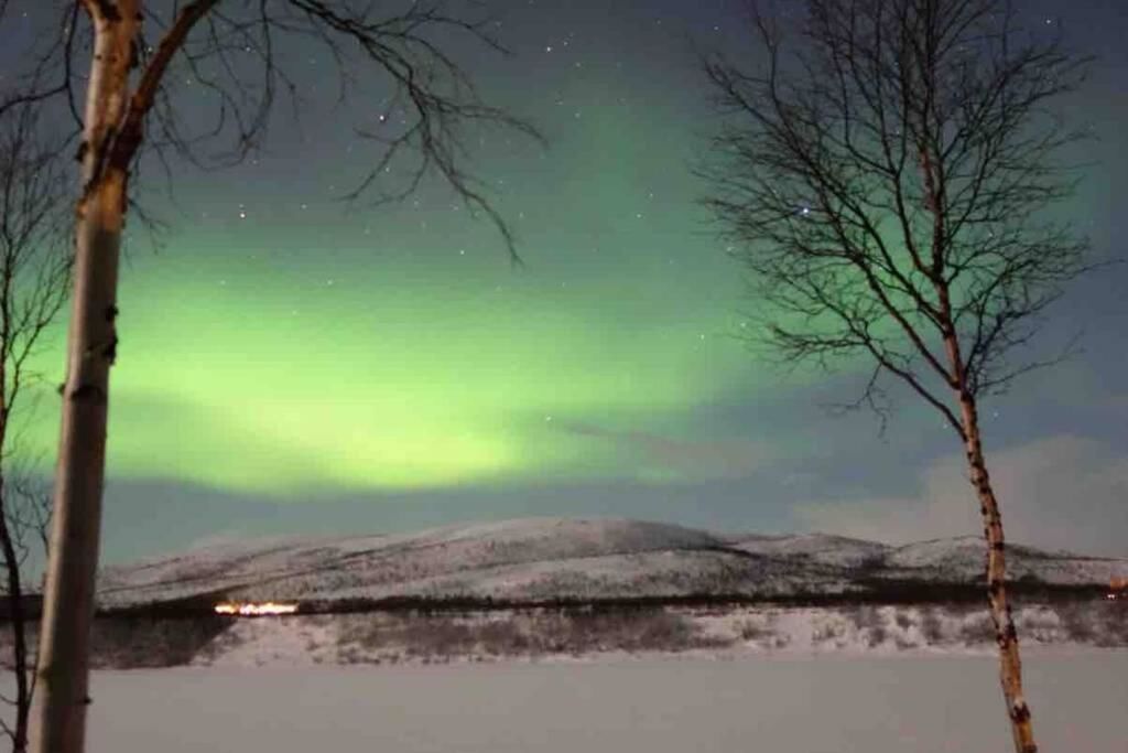 Шале Aurora mökki porealtaalla Lapissa Tenojoen rannassa Нуоргам